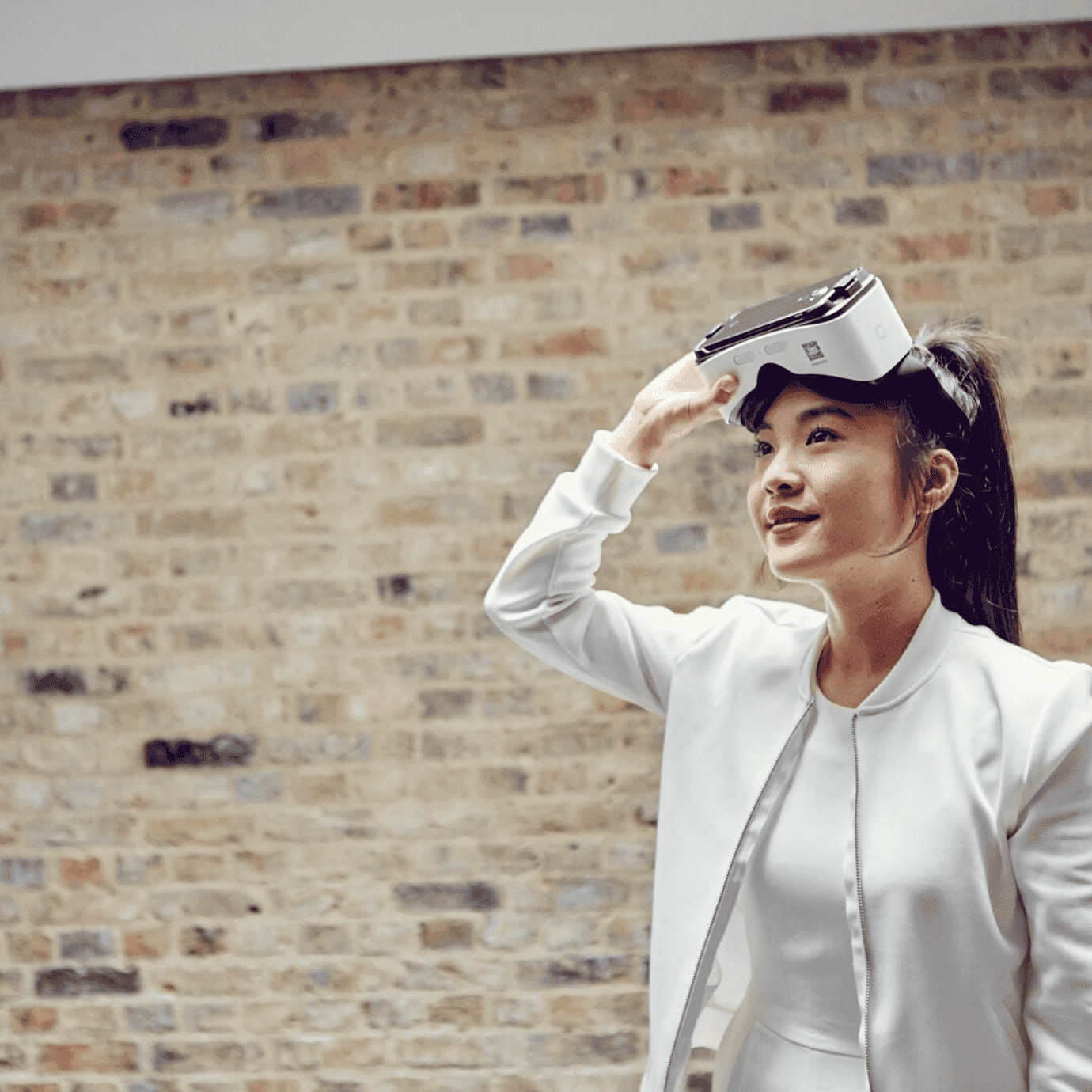 Vodafone Woman with VR headset